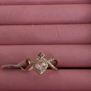 RBP6857 A Queen Of Her Castle